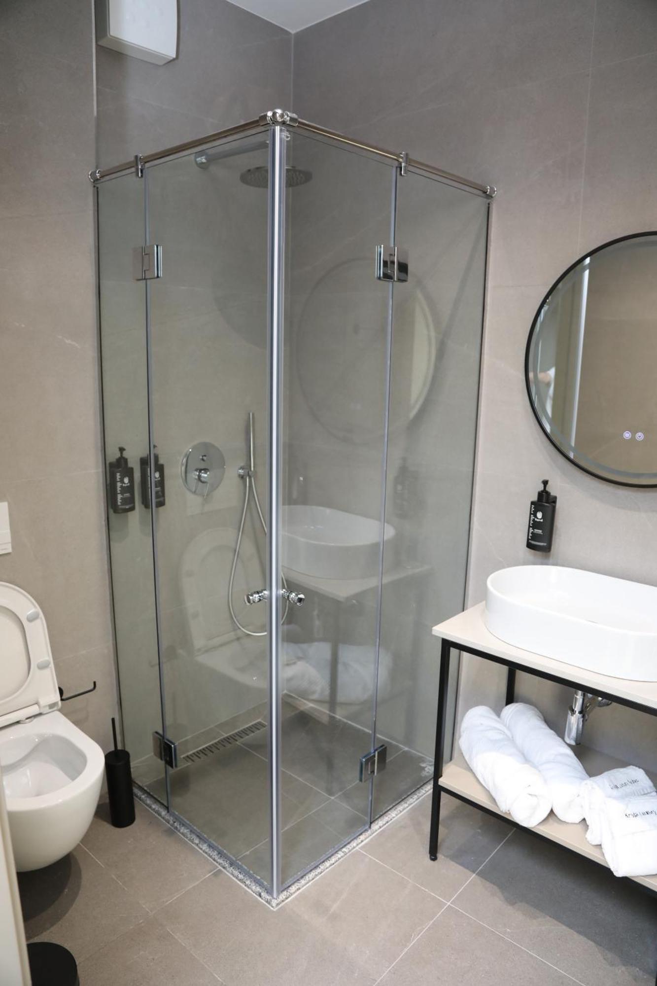 Kruja Luxury Suites Habitación foto
