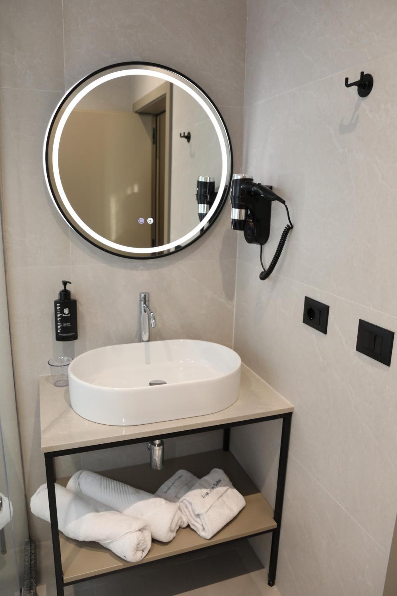 Kruja Luxury Suites Habitación foto